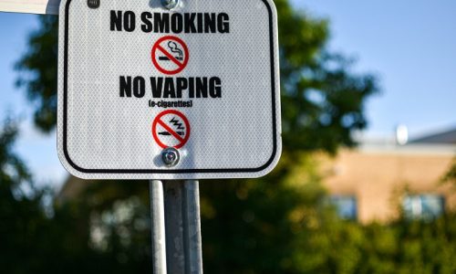 No smoking or vaping sign