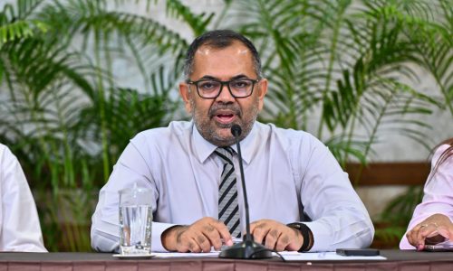 big_nEqjOQWApVI1tq4yazlu12U2Y