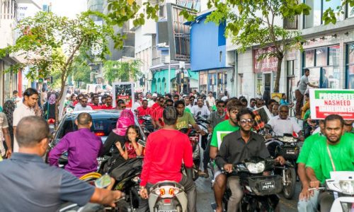 male-maldives-march-locals-tourists-along-city-s-streets-population-capital-68689353