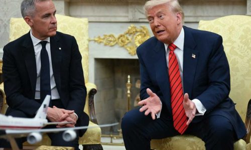 US President Donald Trump meets with Canadian Prime Minister Mark Carney in the Oval Office of the White House in Washington, DC, on May 6, 2025. (Photo by Jim WATSON / AFP) (Photo by JIM WATSON/AFP via Getty Images)